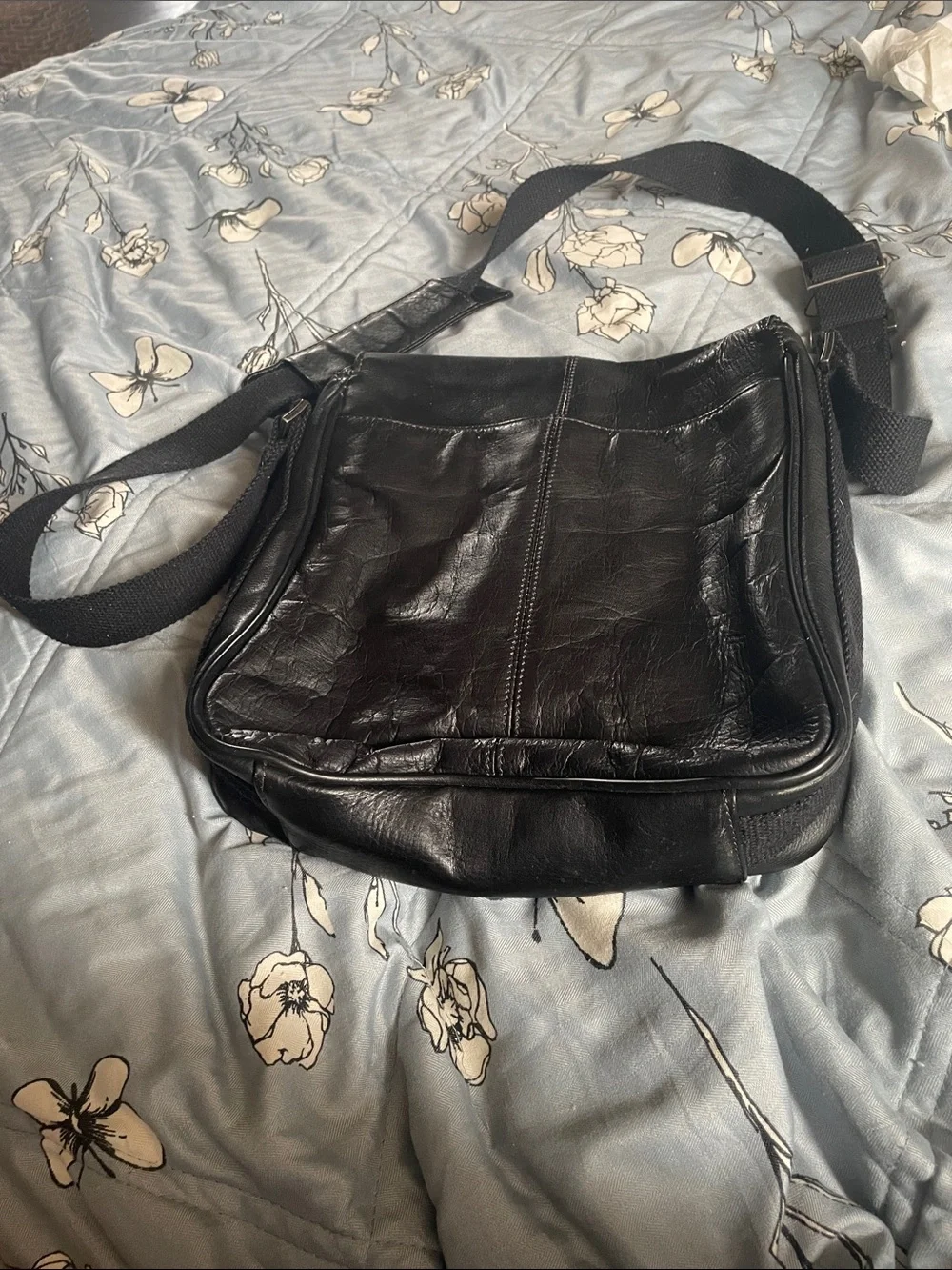 Kenneth Cole Tablet/Messenger Bag Crossbody Bag Unisex Black Leather